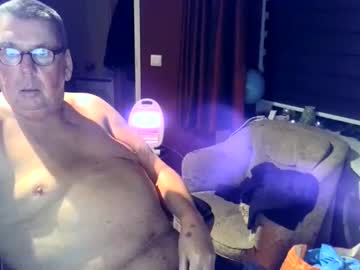 Loebet Chaturbate stream image from December 19, 2025