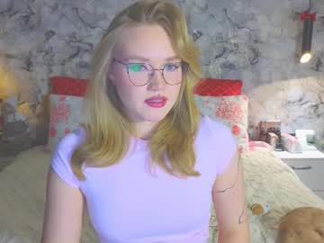 Aurora_Golden Chaturbate stream image from December 19, 2025
