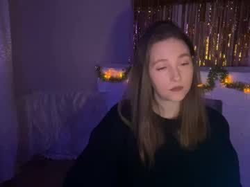 Lunafeather Chaturbate stream image from December 19, 2025