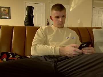Deeyungguy Chaturbate stream image from December 19, 2025