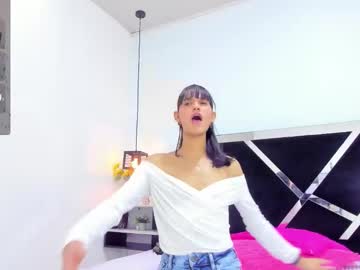 Iisabella_Noa Chaturbate stream image from December 19, 2025