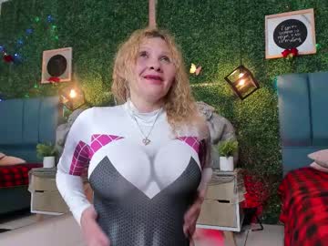 Evangelyne_Rose Chaturbate stream image from December 19, 2025