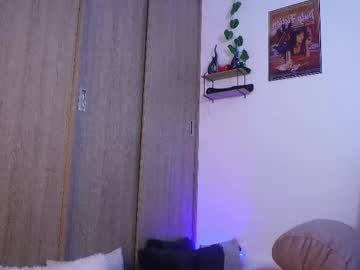 Sophiiecums Chaturbate stream image from December 19, 2025