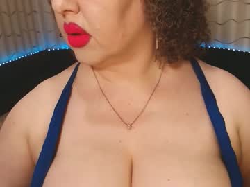 Lipsaddiction Chaturbate stream image from December 19, 2025