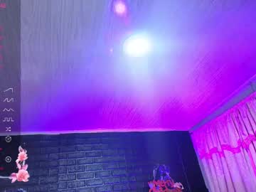 Loren_44tits Chaturbate stream image from December 20, 2025