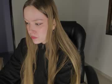 Dollmoon_ Chaturbate stream image from December 20, 2025