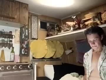 Hoodoou Chaturbate stream image from December 20, 2025