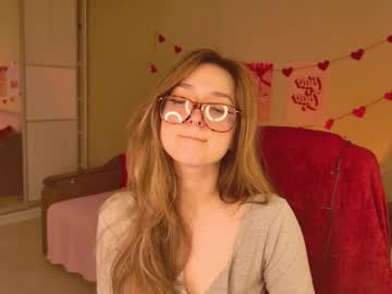 Purple_Averge Chaturbate stream image from December 20, 2025