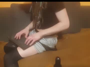 Lillysissi Chaturbate stream image from December 20, 2025
