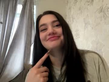 Yevetterousse Chaturbate stream image from December 20, 2025