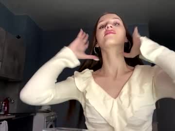 Iraidamoos Chaturbate stream image from December 20, 2025