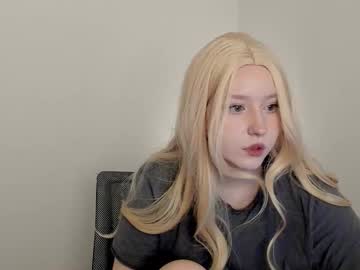 Kittydollstella Chaturbate stream image from December 20, 2025