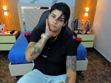 Karolandluna Chaturbate stream image from December 20, 2025