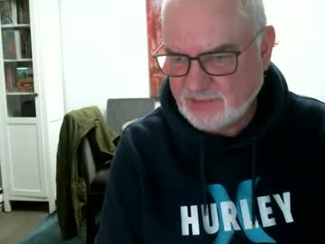 Loop102 Chaturbate stream image from December 20, 2025
