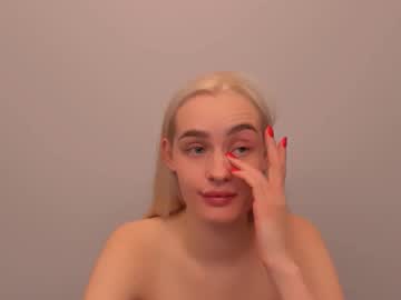 Oliviahappy Chaturbate stream image from December 20, 2025