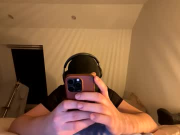 Subfrenchpoppers Chaturbate stream image from December 20, 2025