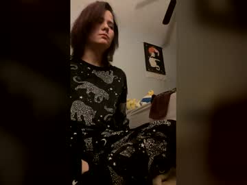 Kearianwat Chaturbate stream image from December 21, 2025