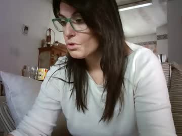 Lolahueso Chaturbate stream image from December 21, 2025