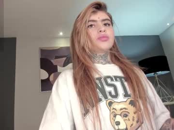 Carlabrunni_ Chaturbate stream image from December 21, 2025