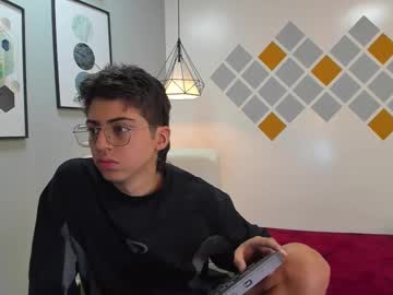 Jhoellx Chaturbate stream image from December 21, 2025