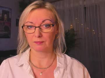 Xvanessalove Chaturbate stream image from December 21, 2025