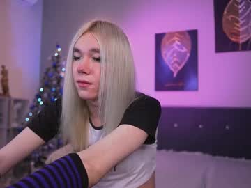 Lora_Long Chaturbate stream image from December 21, 2025