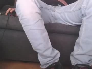 Mike421990 Chaturbate stream image from December 21, 2025