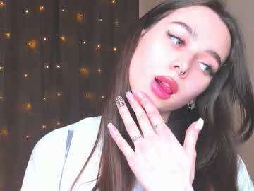 Nichelledorris Chaturbate stream image from December 21, 2025