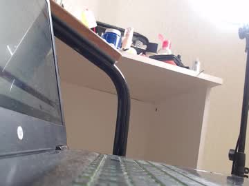 Slavik_Crush Chaturbate stream image from December 21, 2025