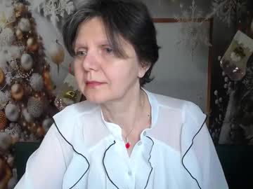 Lunadobra Chaturbate stream image from December 21, 2025