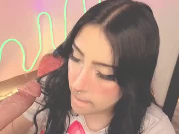 Ashlynnlowe_ Chaturbate stream image from December 21, 2025