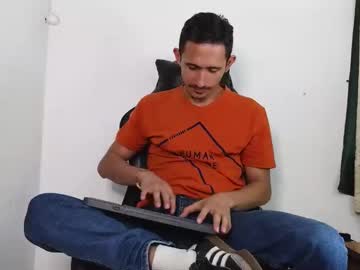 Xxxhome_Alonexxx Chaturbate stream image from December 21, 2025