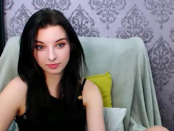 Virgiluna Chaturbate stream image from December 21, 2025