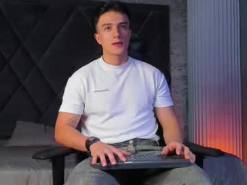 Aslanfox_ Chaturbate stream image from December 21, 2025