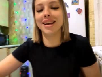 Kiavogeler Chaturbate stream image from December 21, 2025