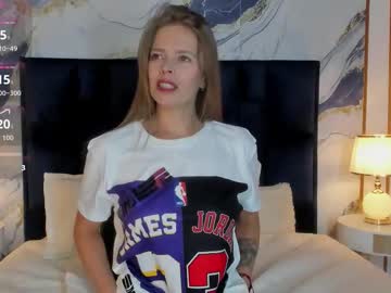 Laurablue_ Chaturbate stream image from December 21, 2025