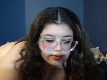 Babyelle0 Chaturbate stream image from December 21, 2025