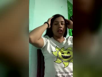 Karolinecute Chaturbate stream image from December 21, 2025