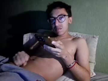 Aleexrune Chaturbate stream image from December 22, 2025