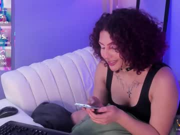 Raven_Curly Chaturbate stream image from December 22, 2025