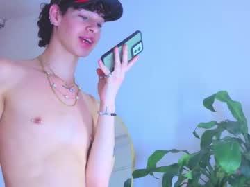 Nova_Salvadore Chaturbate stream image from December 22, 2025