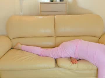 Pearlbreeze Chaturbate stream image from December 22, 2025
