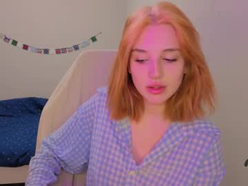 Lunatale Chaturbate stream image from December 22, 2025