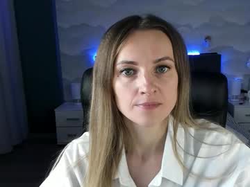 Ann_Gill Chaturbate stream image from December 22, 2025