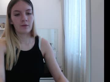Manyamania Chaturbate stream image from December 22, 2025