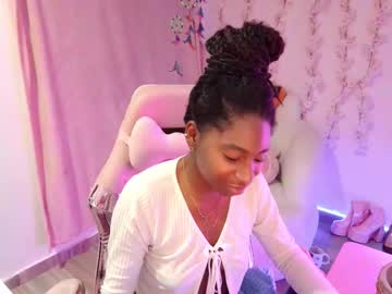 Queen_Perla_ Chaturbate stream image from December 22, 2025