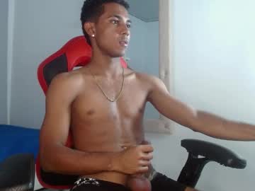 Enzo_Fox777 Chaturbate stream image from December 22, 2025