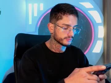 Alanrodgers2_0 Chaturbate stream image from December 22, 2025