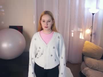 Maybellebyone Chaturbate stream image from December 22, 2025
