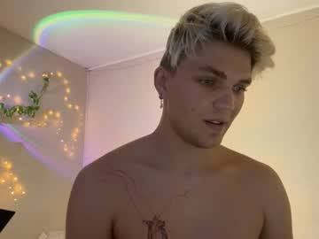 Moonflamek Chaturbate stream image from December 22, 2025